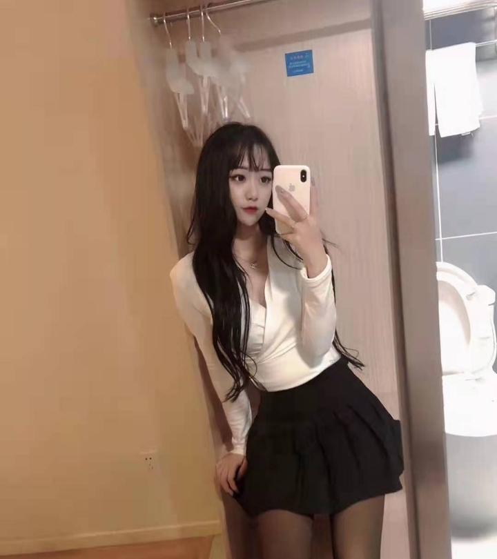 很主动Sao气一个女的